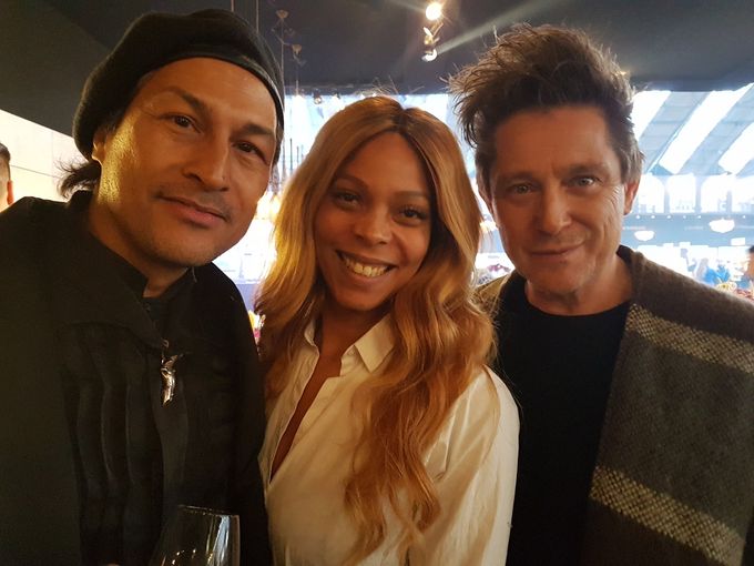 CAROLINA DIJKHUIZEN (check haar --Donna Summer-- tour !!!)